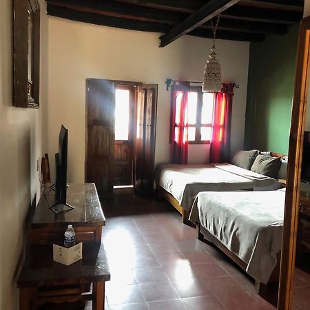 Posada De La Mision, Hotel Museo Y Jardin แท็กซ์โก เด อลาร์คอน ภายนอก รูปภาพ