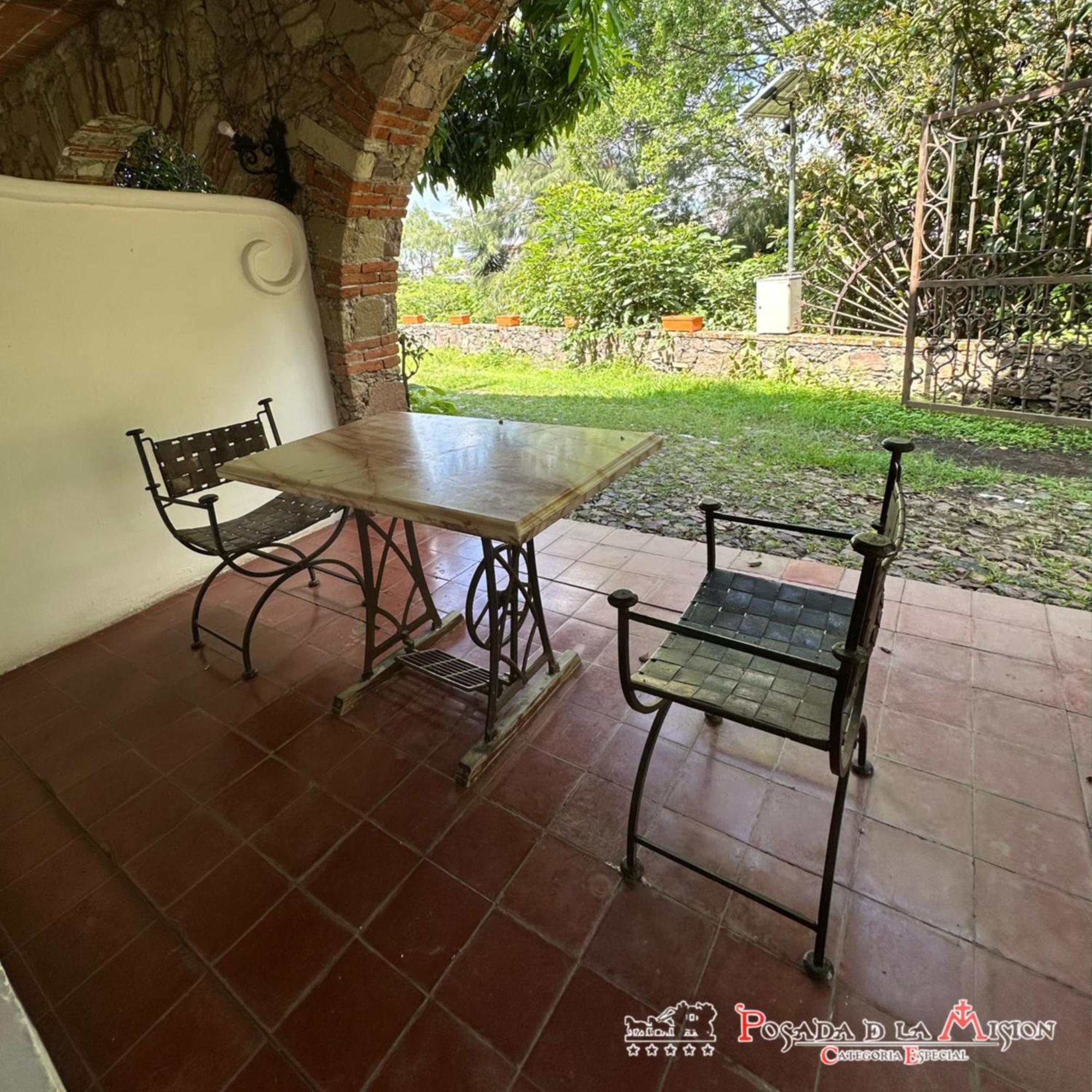 Posada De La Mision, Hotel Museo Y Jardin แท็กซ์โก เด อลาร์คอน ภายนอก รูปภาพ