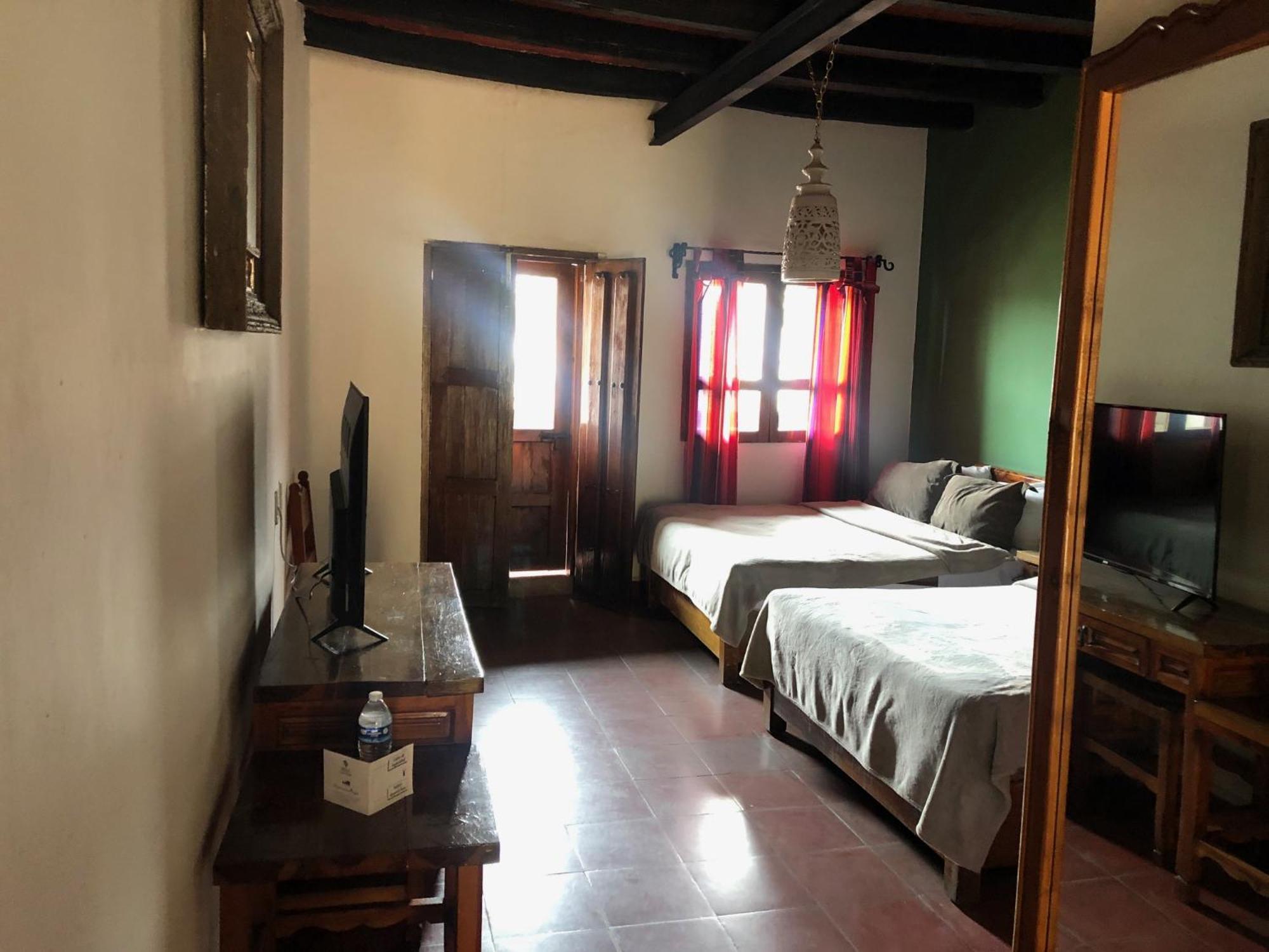 Posada De La Mision, Hotel Museo Y Jardin แท็กซ์โก เด อลาร์คอน ภายนอก รูปภาพ