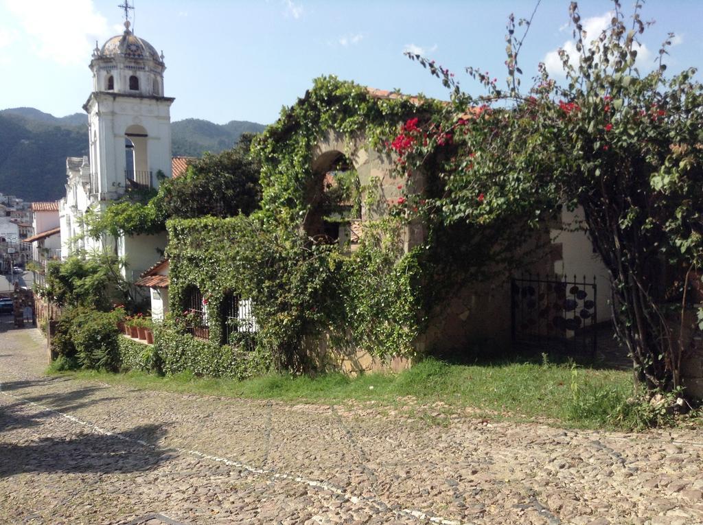 Posada De La Mision, Hotel Museo Y Jardin แท็กซ์โก เด อลาร์คอน ภายนอก รูปภาพ